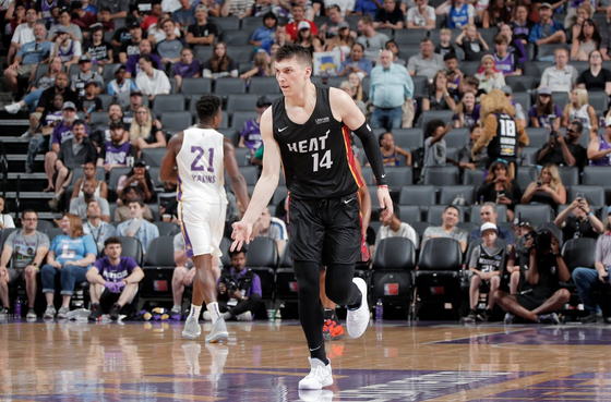 地上足球 地上足球