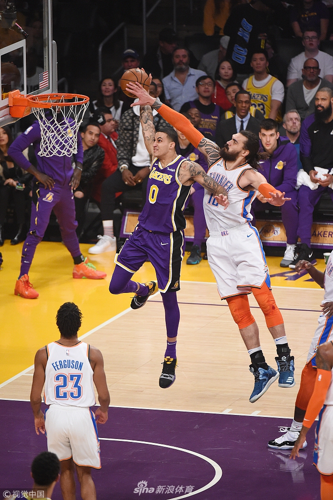 他常常以三 他常常以三