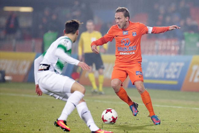 大红打底稳 大红打底稳